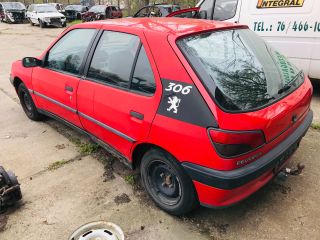 bontott PEUGEOT 306 Jobb Hátsó Lámpa