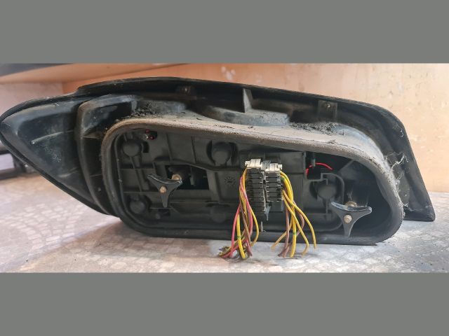 bontott PEUGEOT 306 Jobb Hátsó Lámpa