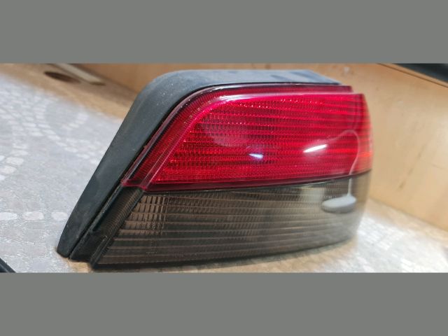 bontott PEUGEOT 306 Jobb Hátsó Lámpa