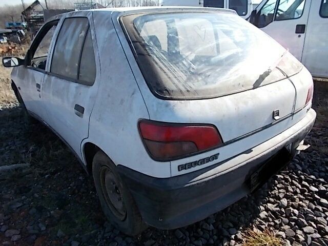 bontott PEUGEOT 306 Motorháztető Nyitó Bowden