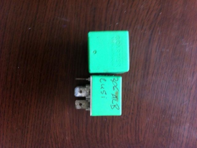 bontott PEUGEOT 306 Relé