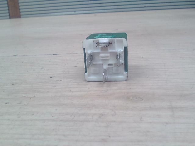 bontott PEUGEOT 306 Relé