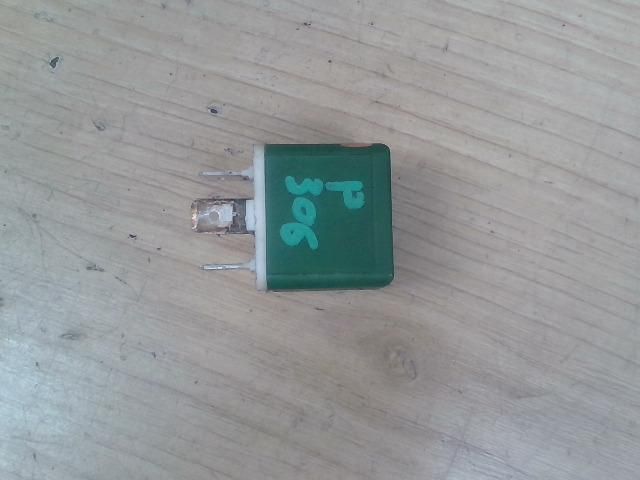 bontott PEUGEOT 306 Relé