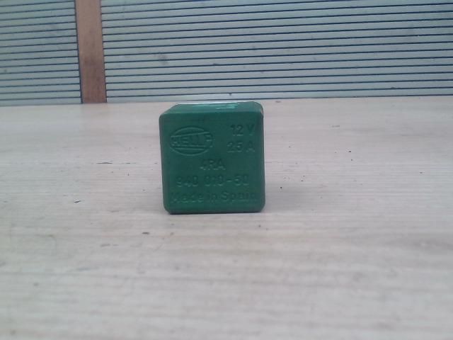 bontott PEUGEOT 306 Relé