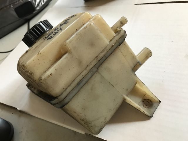 bontott PEUGEOT 306 Szervóolaj Tartály