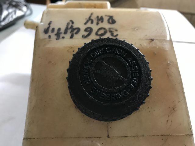 bontott PEUGEOT 306 Szervóolaj Tartály