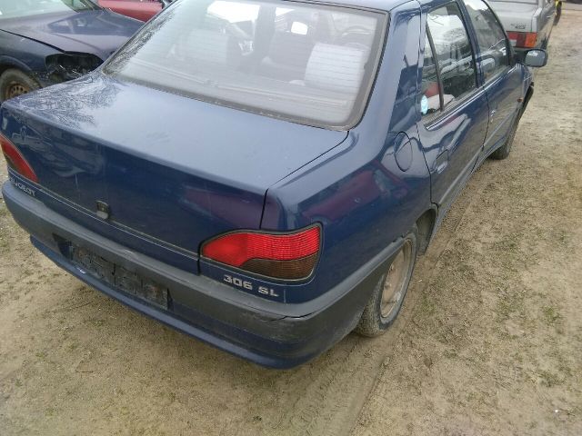 bontott PEUGEOT 306 Tankajtó