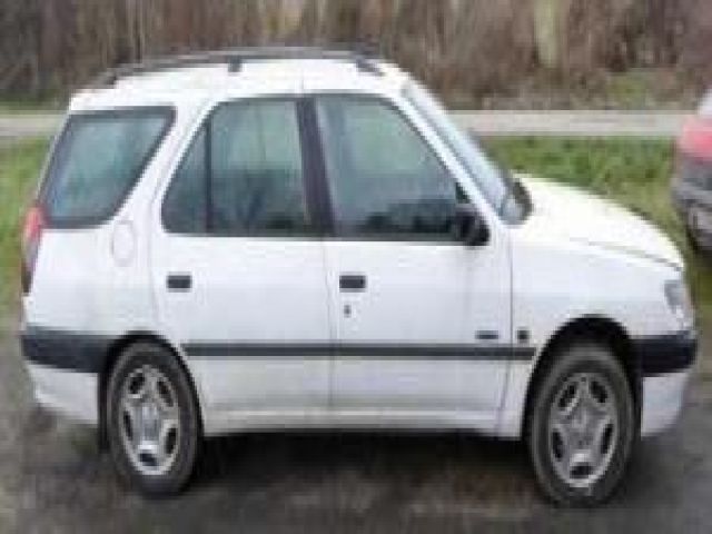 bontott PEUGEOT 306 Tankajtó