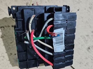 bontott PEUGEOT 307 Biztosítéktábla Motortér