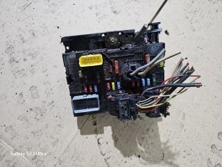 bontott PEUGEOT 307 Biztosítéktábla Motortér