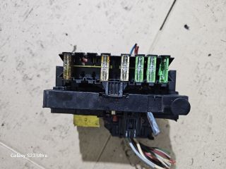 bontott PEUGEOT 307 Biztosítéktábla Motortér