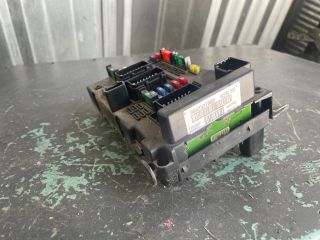 bontott PEUGEOT 307 Biztosítéktábla Motortér