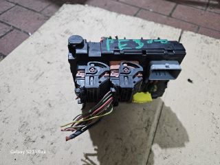 bontott PEUGEOT 307 Biztosítéktábla Motortér