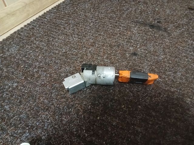 bontott PEUGEOT 307 Gyújtáskapcsoló Házzal