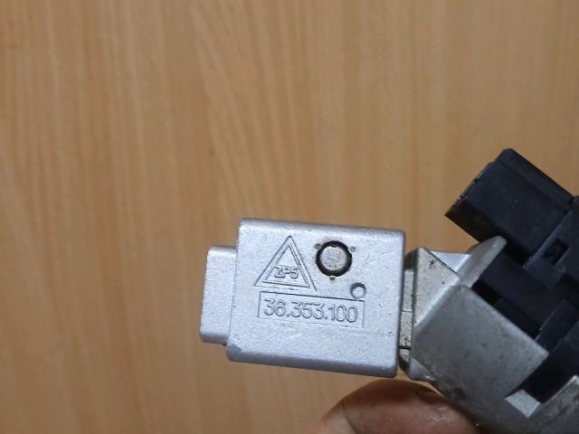 bontott PEUGEOT 307 Gyújtáskapcsoló Házzal