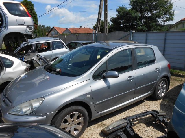 bontott PEUGEOT 307 Homlokfal (Üres lemez)