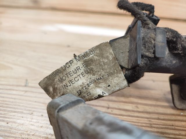 bontott PEUGEOT 307 Porlasztó Sor / Híd