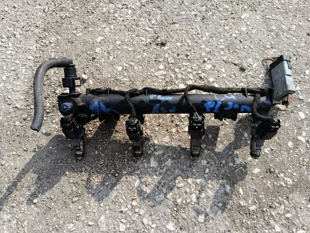 bontott PEUGEOT 307 Porlasztó Sor / Híd