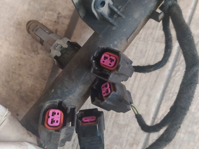 bontott PEUGEOT 307 Porlasztó Sor / Híd