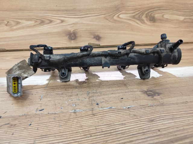 bontott PEUGEOT 307 Porlasztó Sor / Híd