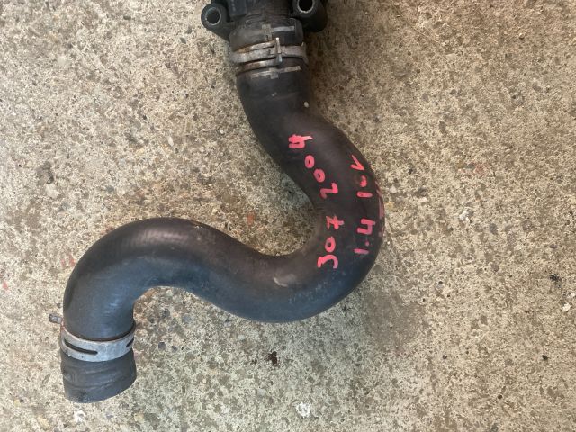 bontott PEUGEOT 307 Termosztátház Csővel