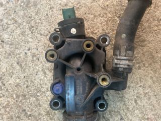 bontott PEUGEOT 307 Termosztátház Csővel