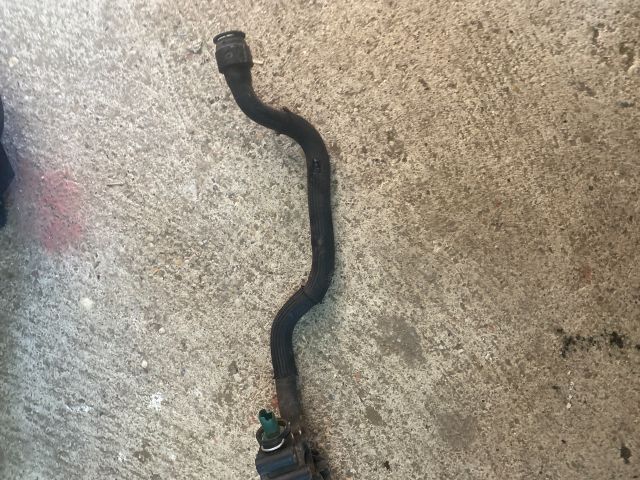 bontott PEUGEOT 307 Termosztátház Csővel