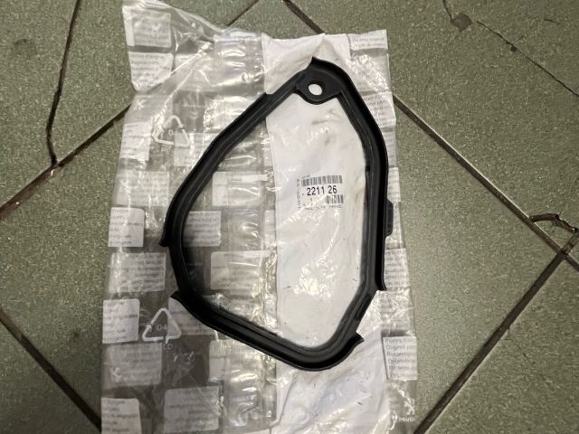 bontott PEUGEOT 307 Váltóház Fedél