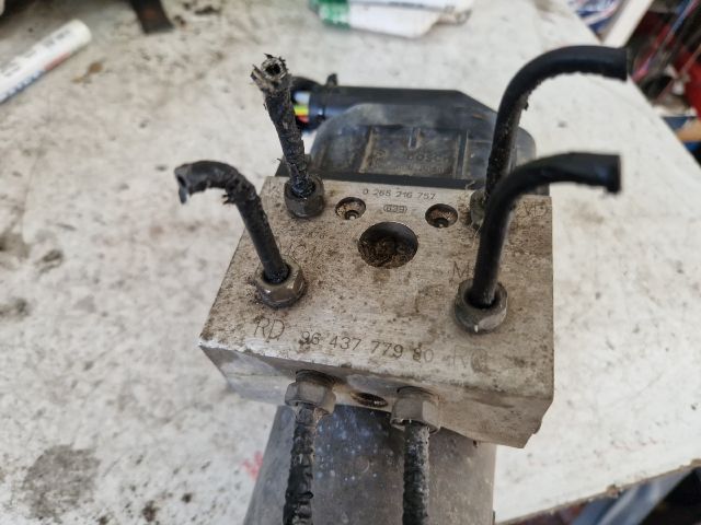 bontott PEUGEOT 307 ABS Kocka