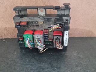bontott PEUGEOT 307 Biztosítéktábla Motortér
