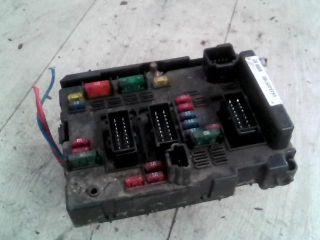 bontott PEUGEOT 307 Biztosítéktábla Motortér