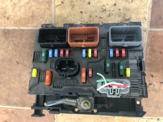 bontott PEUGEOT 307 Biztosítéktábla Motortér