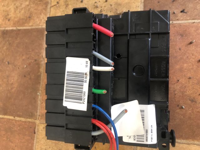 bontott PEUGEOT 307 Biztosítéktábla Motortér