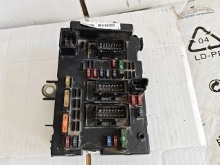 bontott PEUGEOT 307 Biztosítéktábla Motortér