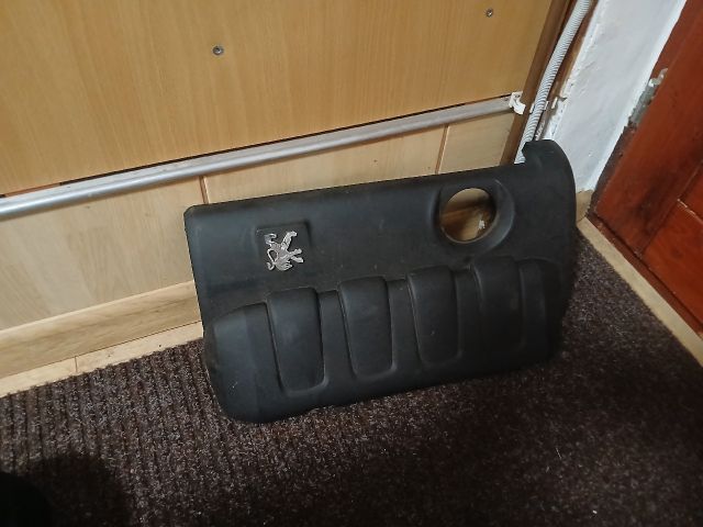 bontott PEUGEOT 307 Felső Motorburkolat