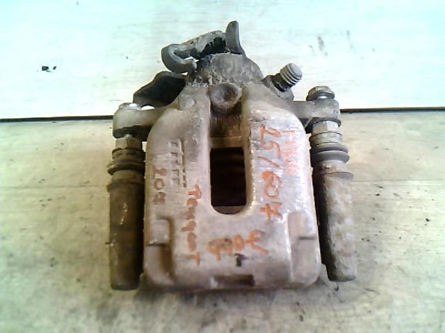 bontott PEUGEOT 307 Jobb hátsó Féknyereg Munkahengerrel