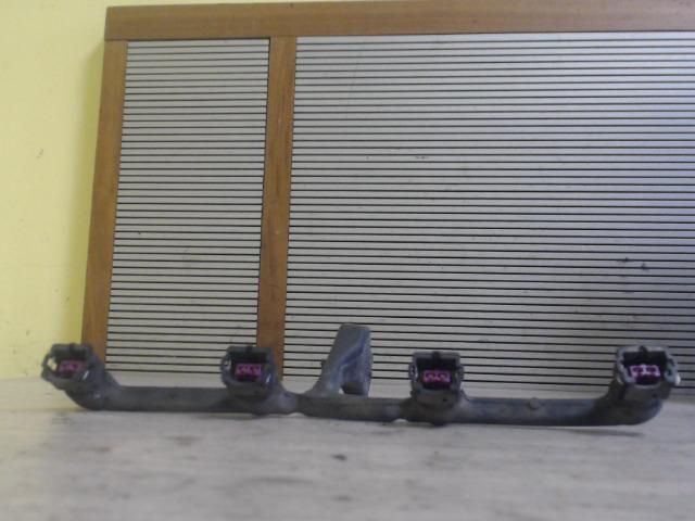 bontott PEUGEOT 307 Porlasztó Sor / Híd