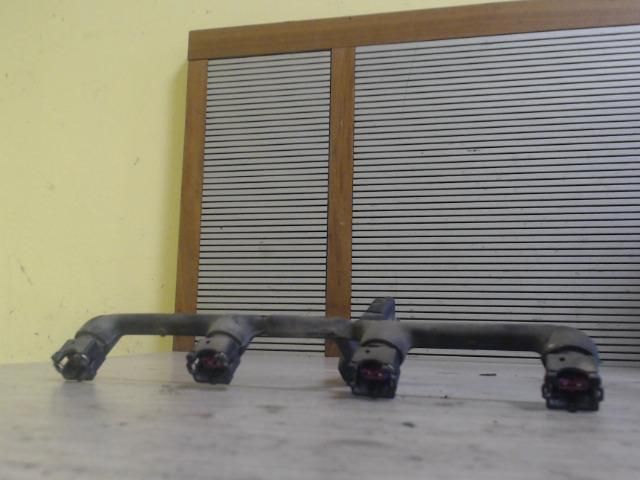 bontott PEUGEOT 307 Porlasztó Sor / Híd