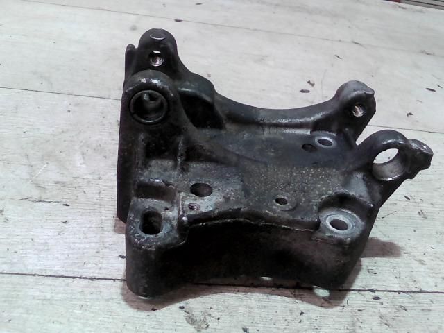 bontott PEUGEOT 307 Generátor Tartó Bak