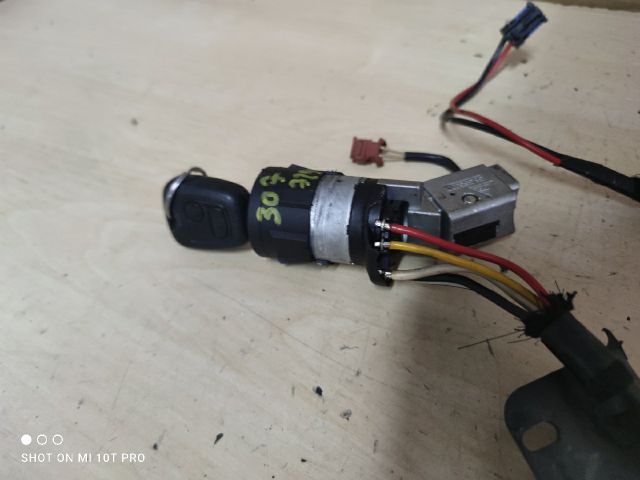 bontott PEUGEOT 307 Gyújtáskapcsoló