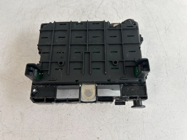 bontott PEUGEOT 307 Biztosítéktábla Motortér