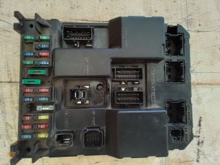 bontott PEUGEOT 307 Biztosítéktábla Motortér