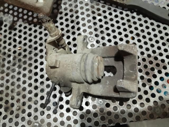 bontott PEUGEOT 307 Jobb hátsó Féknyereg Munkahengerrel