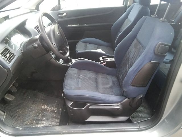 bontott PEUGEOT 307 Motor (Fűzött blokk hengerfejjel)