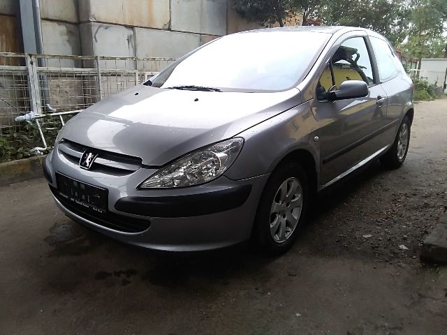 bontott PEUGEOT 307 Motor (Fűzött blokk hengerfejjel)