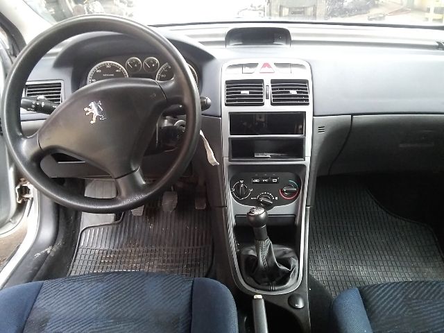 bontott PEUGEOT 307 Motor (Fűzött blokk hengerfejjel)