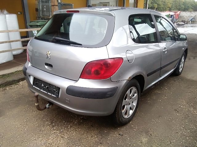 bontott PEUGEOT 307 Motor (Fűzött blokk hengerfejjel)