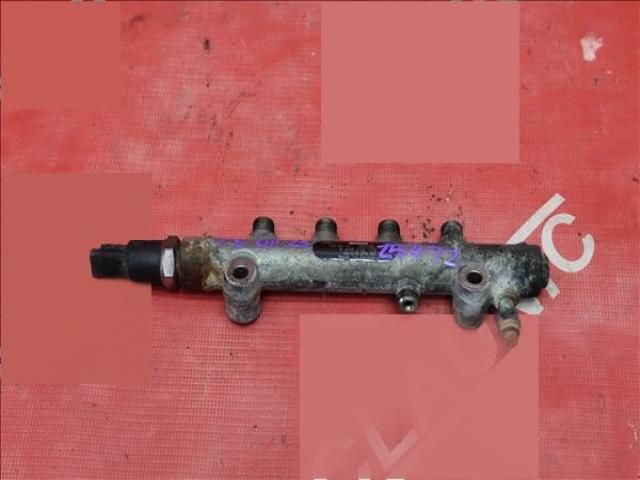 bontott PEUGEOT 307 Porlasztó Sor / Híd