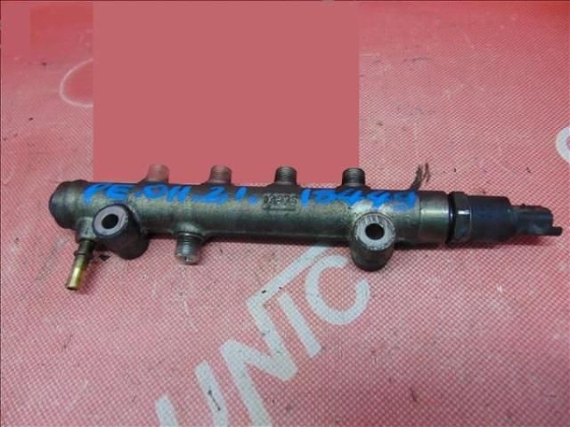 bontott PEUGEOT 307 Porlasztó Sor / Híd