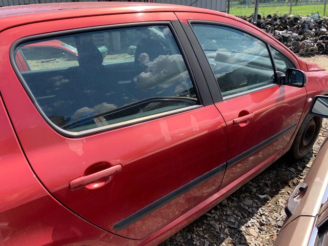 bontott PEUGEOT 307 Jobb első Csonkállvány Kerékaggyal